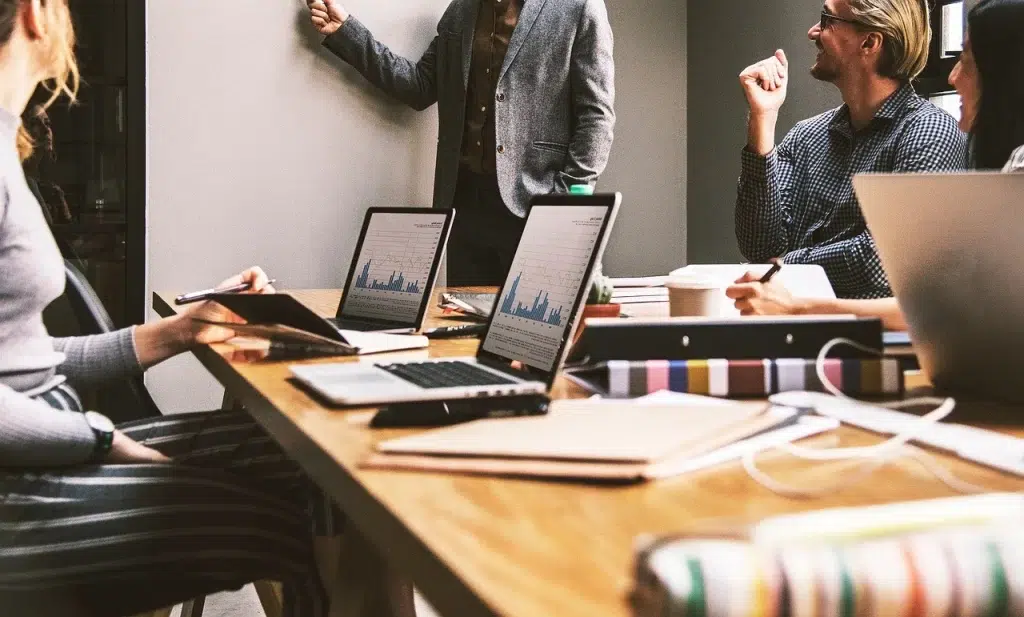 Schéma des principales étapes d’un projet digital, de la conception à la mise en production